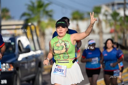 Mariana Rodríguez, tortugas | Carrera Chilchota 5K 10K 21K