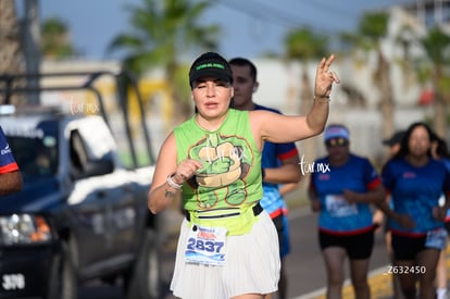 Mariana Rodríguez, tortugas | Carrera Chilchota 5K 10K 21K