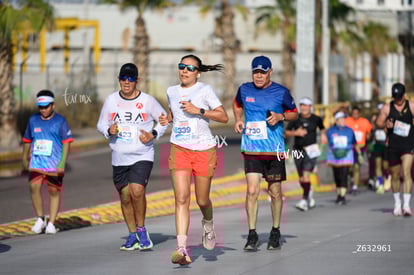 Laura Quintero, bengalas | Carrera Chilchota 5K 10K 21K