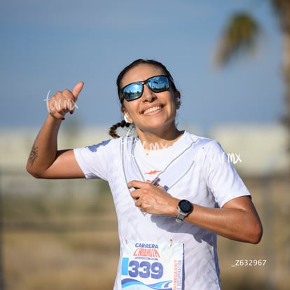 Laura Quintero, bengalas | Carrera Chilchota 5K 10K 21K