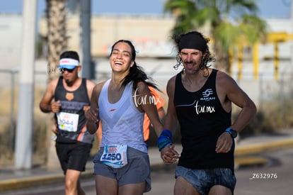 Ninnis Rojas, bengalas, rakan | Carrera Chilchota 5K 10K 21K