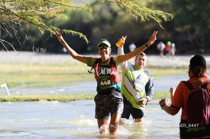 Alma Cantú, bengalas | El Cruce, sexta edición 12K y 25K