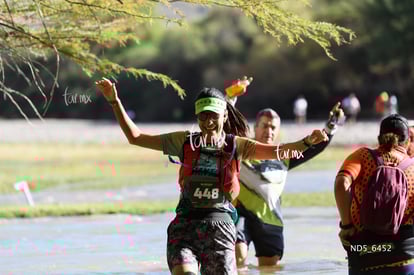 Alma Cantú, bengalas | El Cruce, sexta edición 12K y 25K