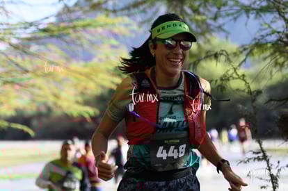 Alma Cantú, bengalas | El Cruce, sexta edición 12K y 25K