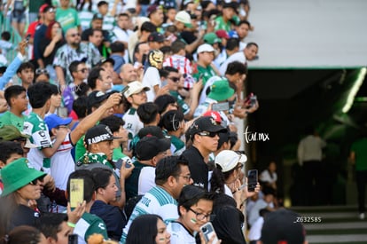 Afición en el Estadio Corona | Homenaje a Oswaldo Sánchez