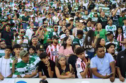 Afición en el Estadio Corona | Homenaje a Oswaldo Sánchez