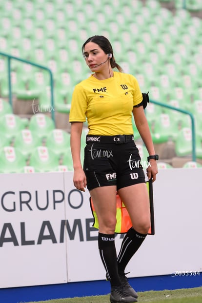 Melanie Villavicencio, árbitro | Santos Laguna vs Chivas Guadalajara femenil