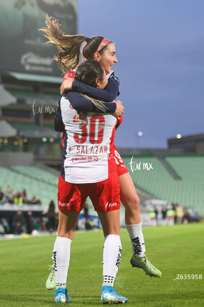 festejo de gol, Daniela Delgado, Esbeydi Salazar | Santos Laguna vs Chivas Guadalajara femenil