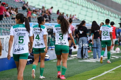 Sasha Pickard, María Peraza | Santos Laguna vs Chivas Guadalajara