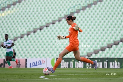 Celeste Espino | Santos Laguna vs Chivas Guadalajara