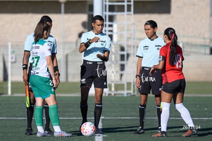 Capitanas, árbitros María De León, Melany Sosa | Santos Laguna vs Club Tijuana femenil S19