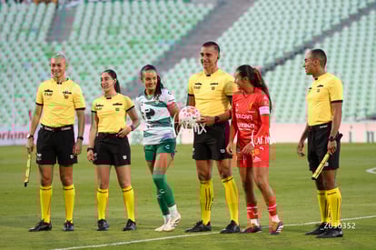 capitanas María Peraza, Samantha Calvillo | Santos Laguna vs Necaxa femenil