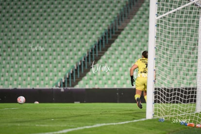 detiene penal Areli Reyes | Santos Laguna vs Pumas UNAM femenil