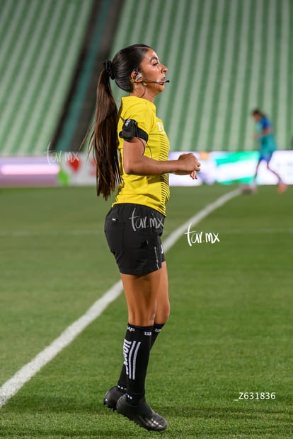 Fernanda Juárez, árbitro | Santos Laguna vs Rayadas J13