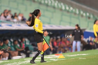 Fernanda Juárez, árbitro | Santos Laguna vs Rayadas J13