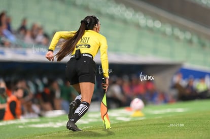 Fernanda Juárez, árbitro | Santos Laguna vs Rayadas J13