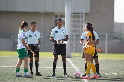 capitanas María De León, Alexa Gutiérrez | Santos Laguna vs Tigres UANL S19