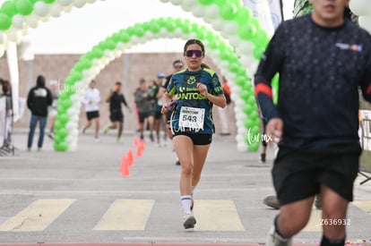 Alejandra Villegas, bengalas | SantosK 10K y 5K 2025