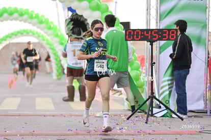 Alejandra Villegas, bengalas | SantosK 10K y 5K 2025