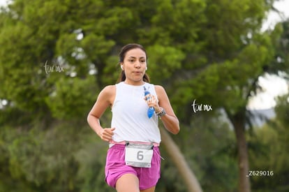 Laura Quintero, bengalas | Triatlón Campestre Torreón 2025