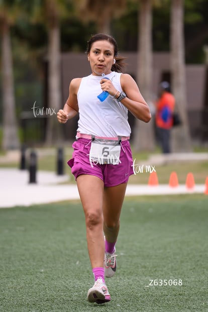 Laura Quintero, bengalas | Triatlón Campestre Torreón 2025