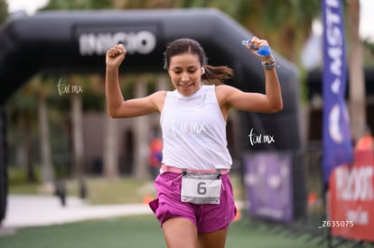 Laura Quintero, bengalas | Triatlón Campestre Torreón 2025