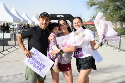 Daniel, Victoria, Isabel, Bengalas | Women on the move 5K y 3K Día de la Mujer